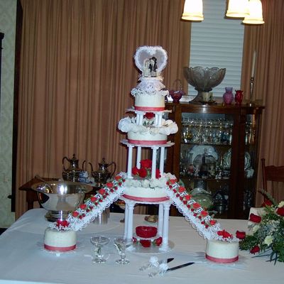 Traveled On Icy Roads To Deliver This Cake