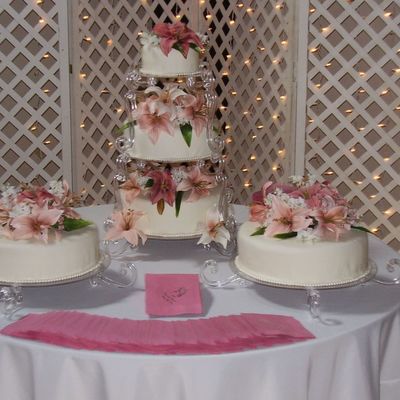 Lily Wedding Cake