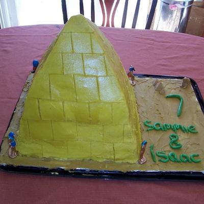 Pyramid Cake