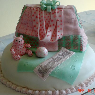 Caitlyn's Baby Shower Cake