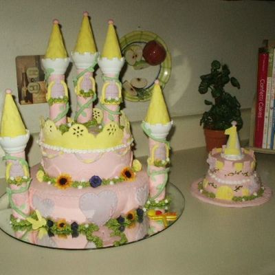 Castle B-Day Cake With Smash Cake