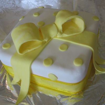 Yellow Present Cake