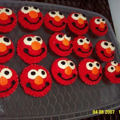 Elmo Cupcakes