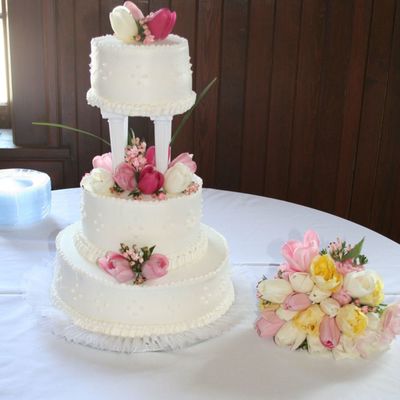 Tulip Wedding Cake