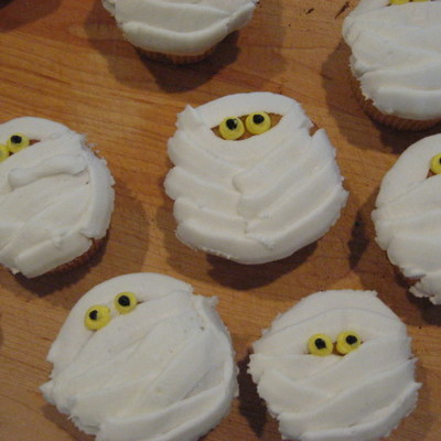 Mummy Cupcakes
