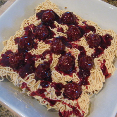 Spaghetti & Meatballs Cupcake Cake