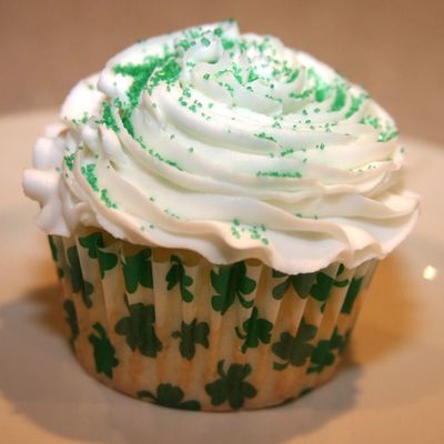 St. Patrick's Day Cupcake...super Simple