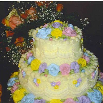 Pastel Roses Wedding Cake
