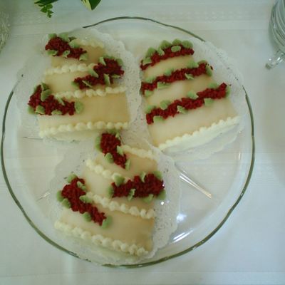 Mini Tiered Wedding Cakes