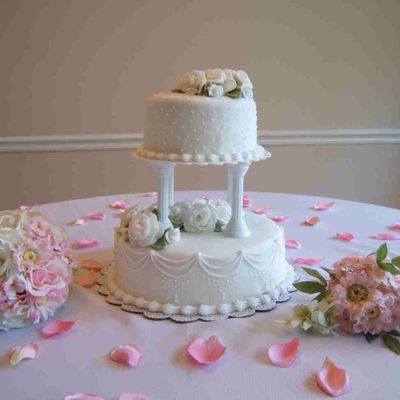 White Roses Wedding Cake