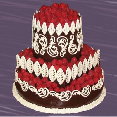 Chocolate Ganach With White Chocolate Scroll Work