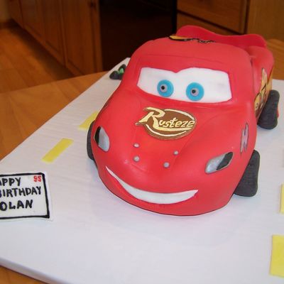 Lightning Mcqueen Cake