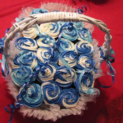 Wedding Cupcake Bouquet In Light Blue And Dark Blue