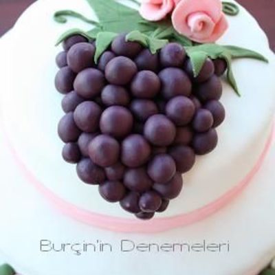 Grape And Rose Cake