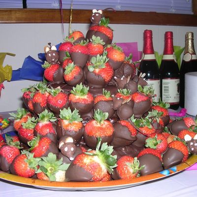 Chocolate Dip Strawberry /cake