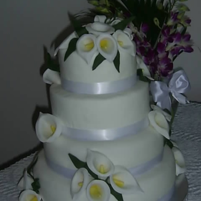 Calla Lilly Wedding Cake