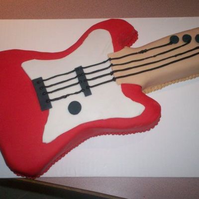 Guitar Cake