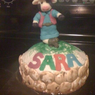 Cowgirl Cow Cake.