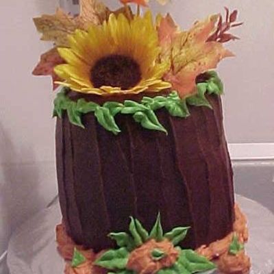 Escania_Tree_Trunk_Fall_Cake.jpg