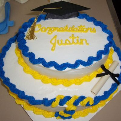 Justins Grad Cake