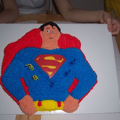 Superman Cake