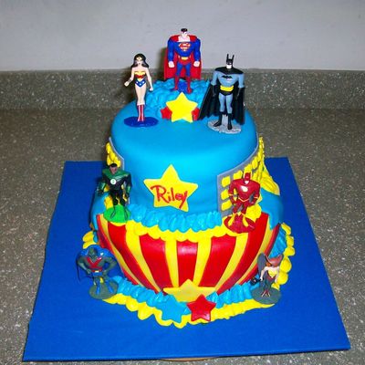 Justice League Super Heroes Cake