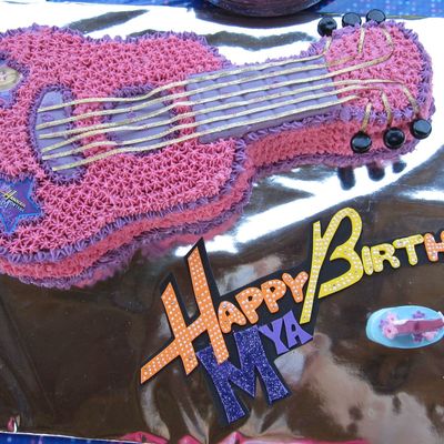 Hannah Montana Guitar Cake
