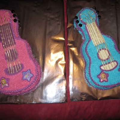 Hannah Montana Guitar Cakes