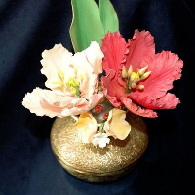 Gumpaste Parrot Tulips