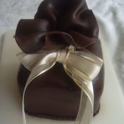 Chocolate Plastique Mini Gift Cake