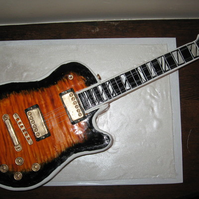 Guitar Cake