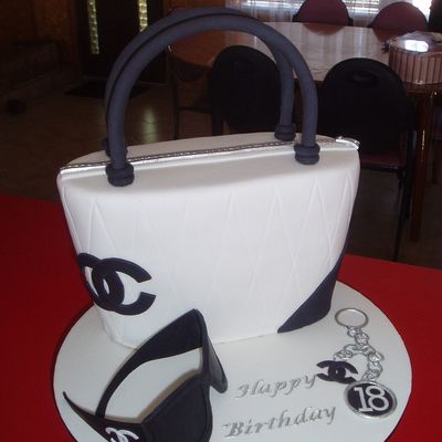 Chanel Purse Cake