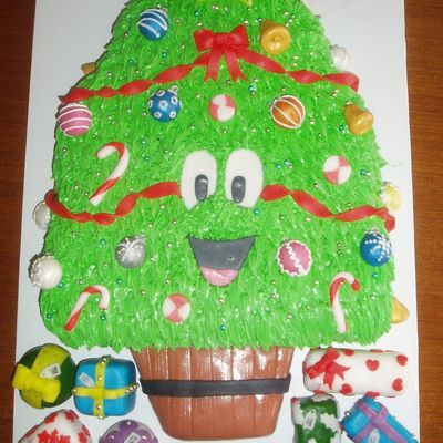 Christmas Tree Cake