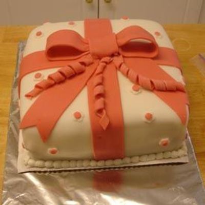 Wilton 3 Present Cake