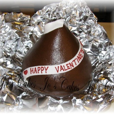 Valentine's Kiss Cake