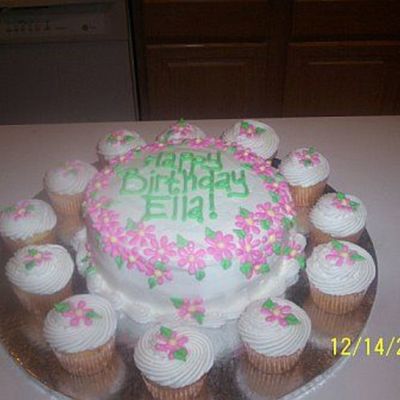 Ella's 1St Birthday Cake And Cupcakes