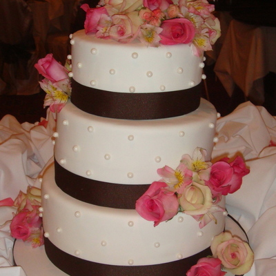 Roses & Pearls Wedding Cake
