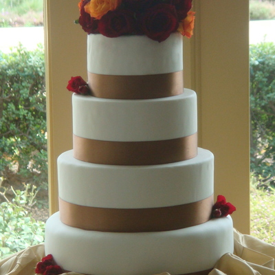 4 Tier Round Wedding Cake With Roses