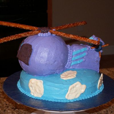 Side View Of The Helicopter Cake