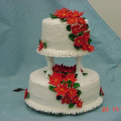 Poinsettia Cake