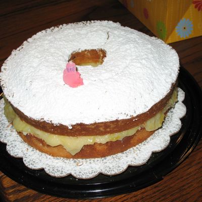 Momma Seven Up Cake Filled