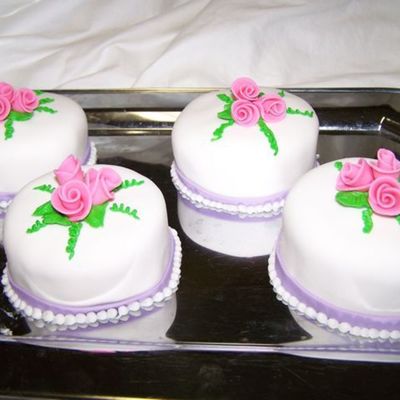 Rose Mini Cakes