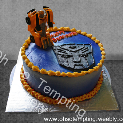 Transformers Bumblebee Cake