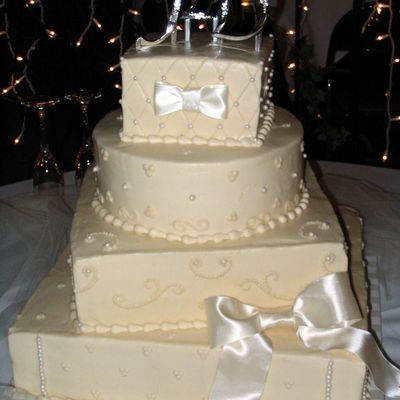 Pearls And Bows Wedding Cake