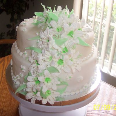 Lilies Wedding Cake