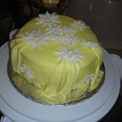 Daisy Cake