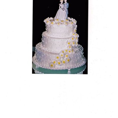 Daisy Wedding Cake
