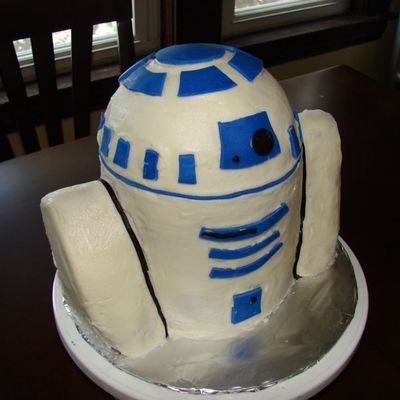 R2D2 Cake