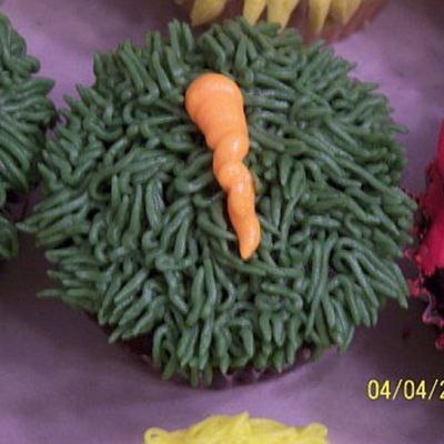 Grass And Carrot Cupcake