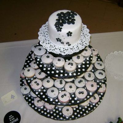 Black And White Wedding Cake